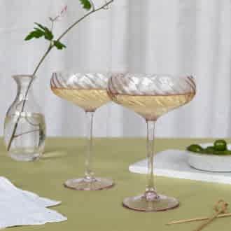 Scalloped coupe cocktail glasses 250ml (set of 2) - Pink