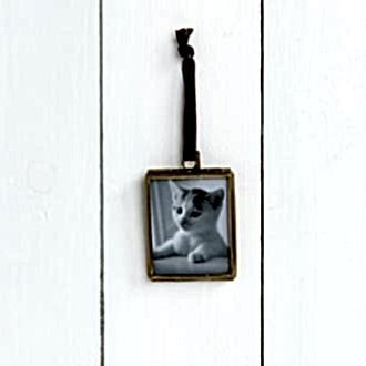 Brass Hanging Frame 4.5x5.5cm