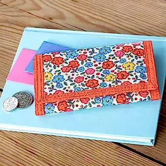 Tilde design children's wallet