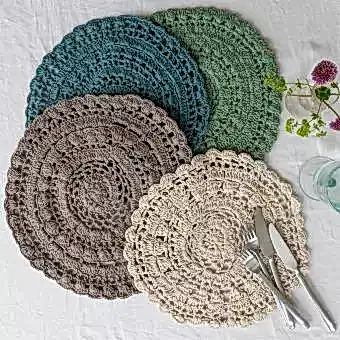 Crochet placemat