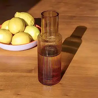 Ribbed glass carafe 850ml - Amber