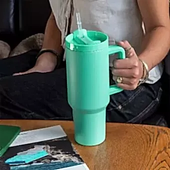 Travel tumbler with handle (1.2Ltr) - Mint green