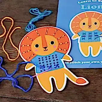 Learn to sew wooden hand-stitch set - Lion