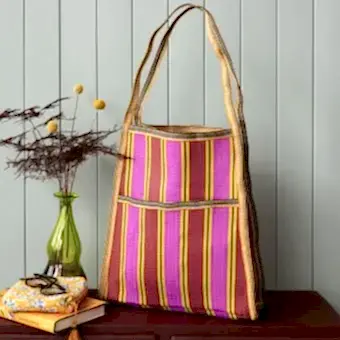 Recycled woven bag with side pocket - Yellow, pink, red