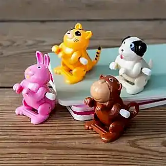 Wind-up jumping animal toy